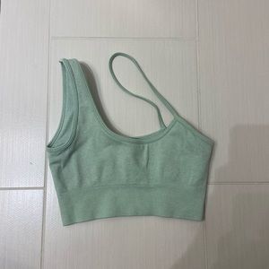 Bo+Tee Crossed one shoulder sports bra